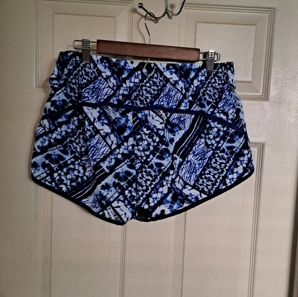 Danskin Size large women's running shorts 5/$25 - Picture 2 of 3